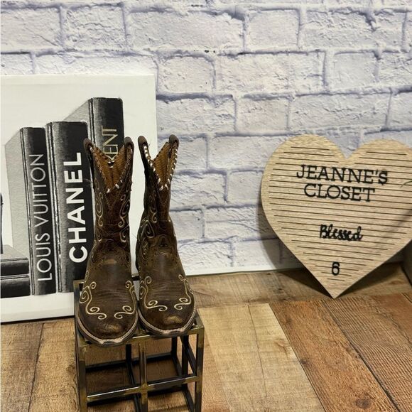 Ariat Kid's Cowgirls Size 8 Distressed Brown Shelleen Snip Toe Boots - Picture 3 of 12